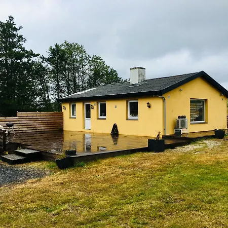 Дом отдыха Beach Front 2 Bedroom Vacation - Summerhus
