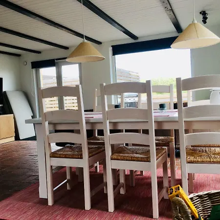 Beach Front 2 Bedroom Vacation - Summerhus Дом отдыха