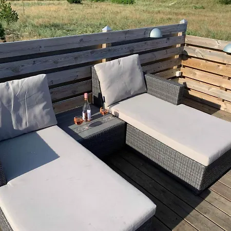 בית נופש Beach Front 2 Bedroom Vacation - Summerhus *